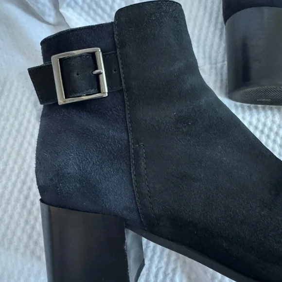 Aquatalia Royal Princess Kate Middleton Blue and Black Suede Leather Boots - Picture 3 of 10